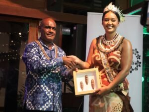 PM Manele presents gift to Miss Pacific Islands